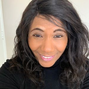 Meet your Posher, Loretta